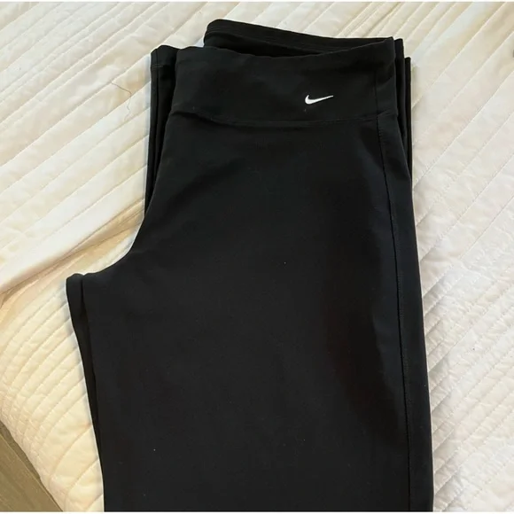 NIKE EUC DRI-FIT LEGGINGS - Picture 9 of 10
